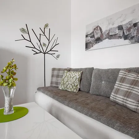 Gartenwohnung Διαμέρισμα