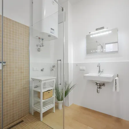 Gartenwohnung Διαμέρισμα